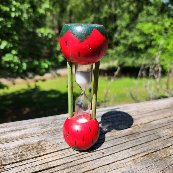 Vintage Hand-Painted Anthopormortic Strawberry/ Tomato Sand Timer Egg Timer - Picture 5 of 9